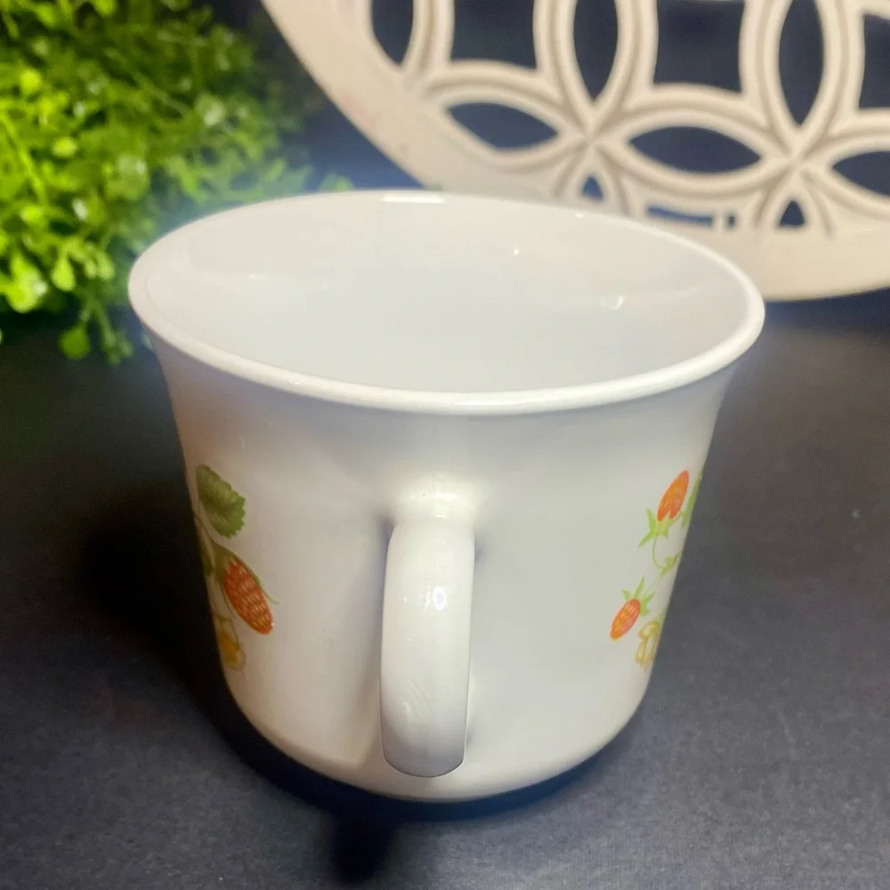 Vintage Corelle By Corning Strawberry‎ Pattern Coffee Mug